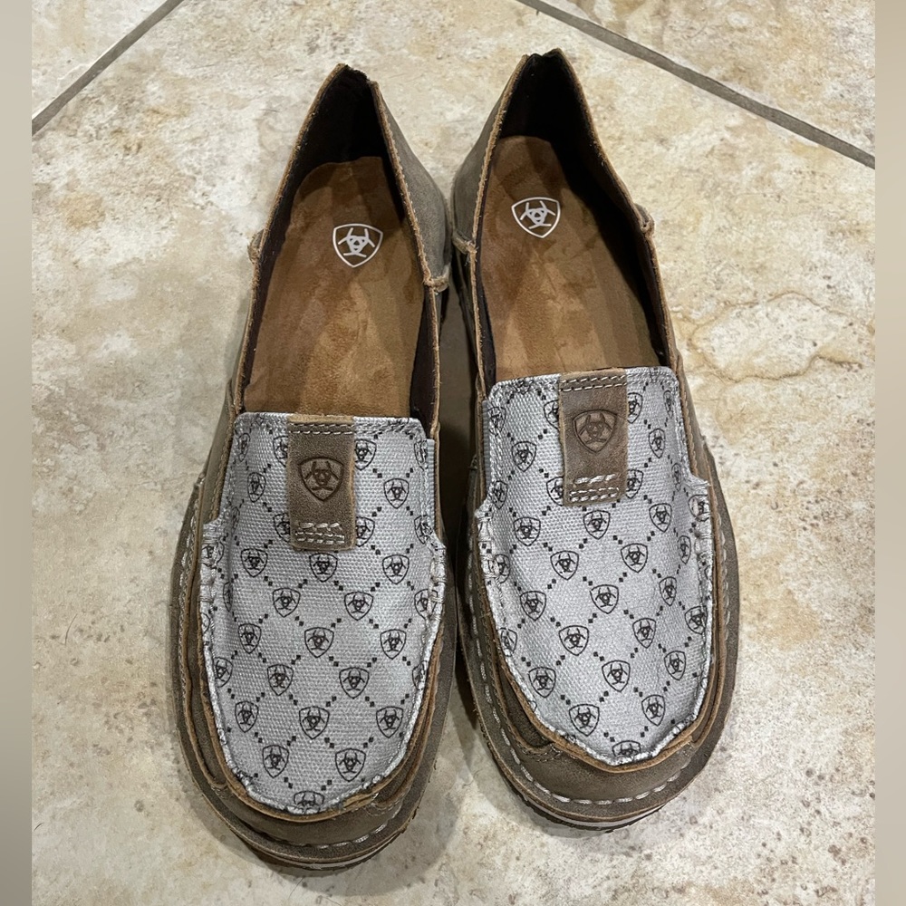 Woman’s Ariat shoes